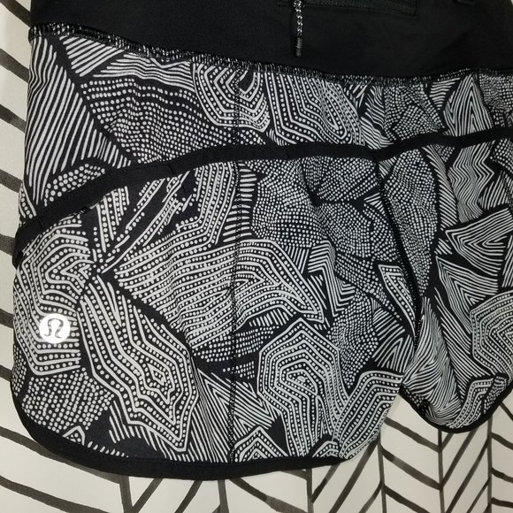 Lululemon Speed Short Dottie Tribe Black White 4 - Picture 5 of 8